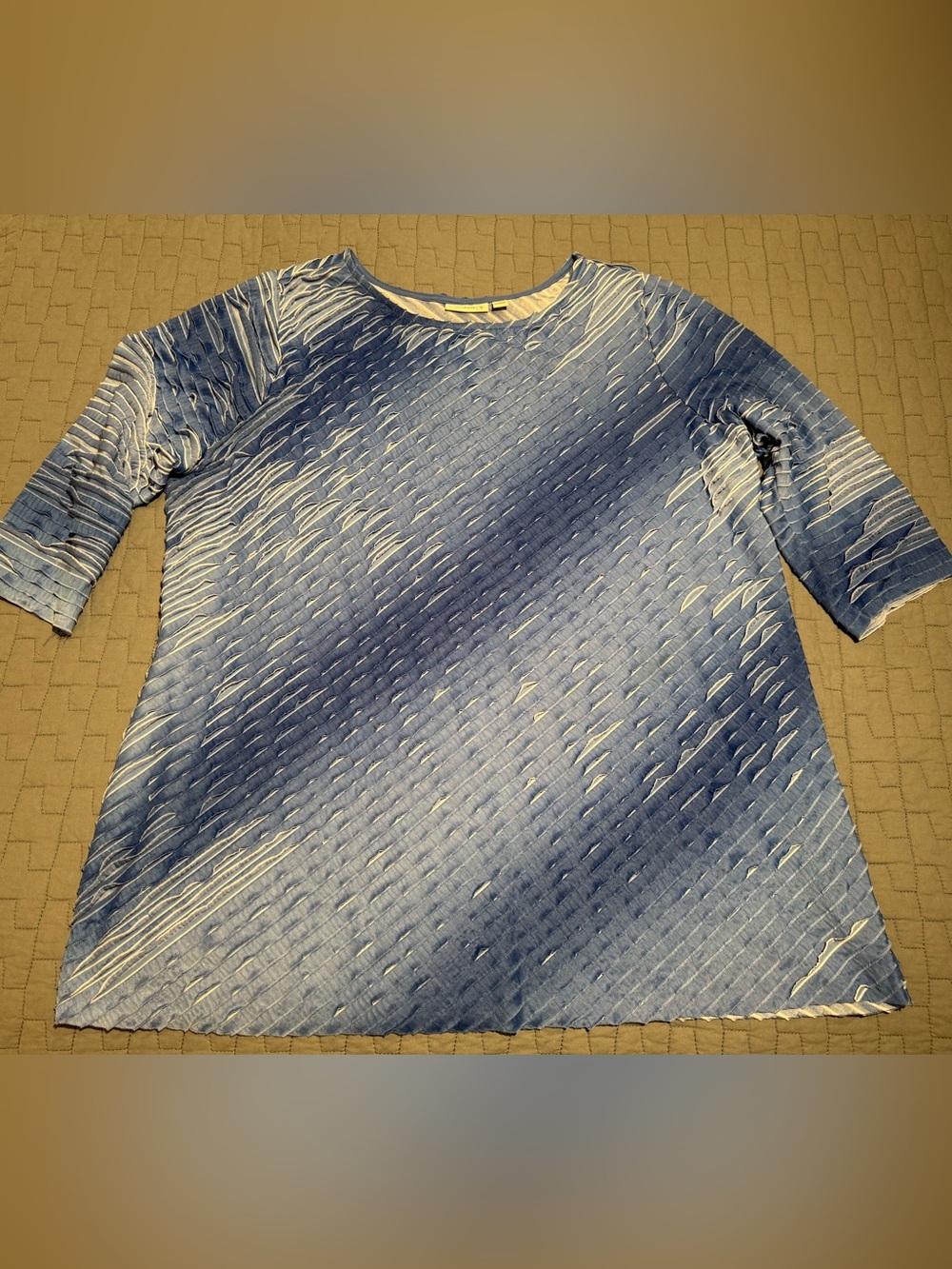 Susan Graver Blue Textured 3/4 Sleeve Top